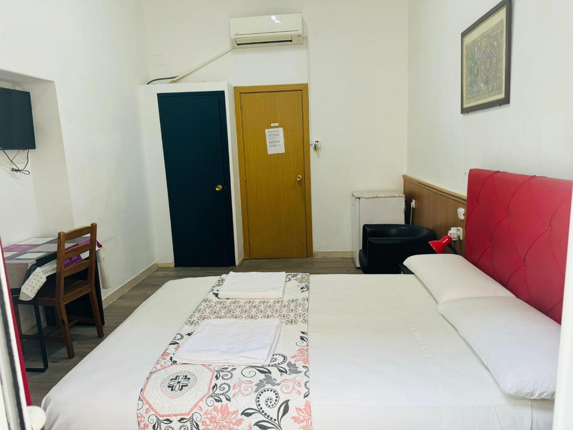 Hostal Mont Thabor — Fotos 3